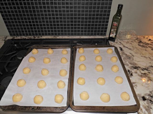 Healthy Almond Meltaway Cookies via LashesandDashes
